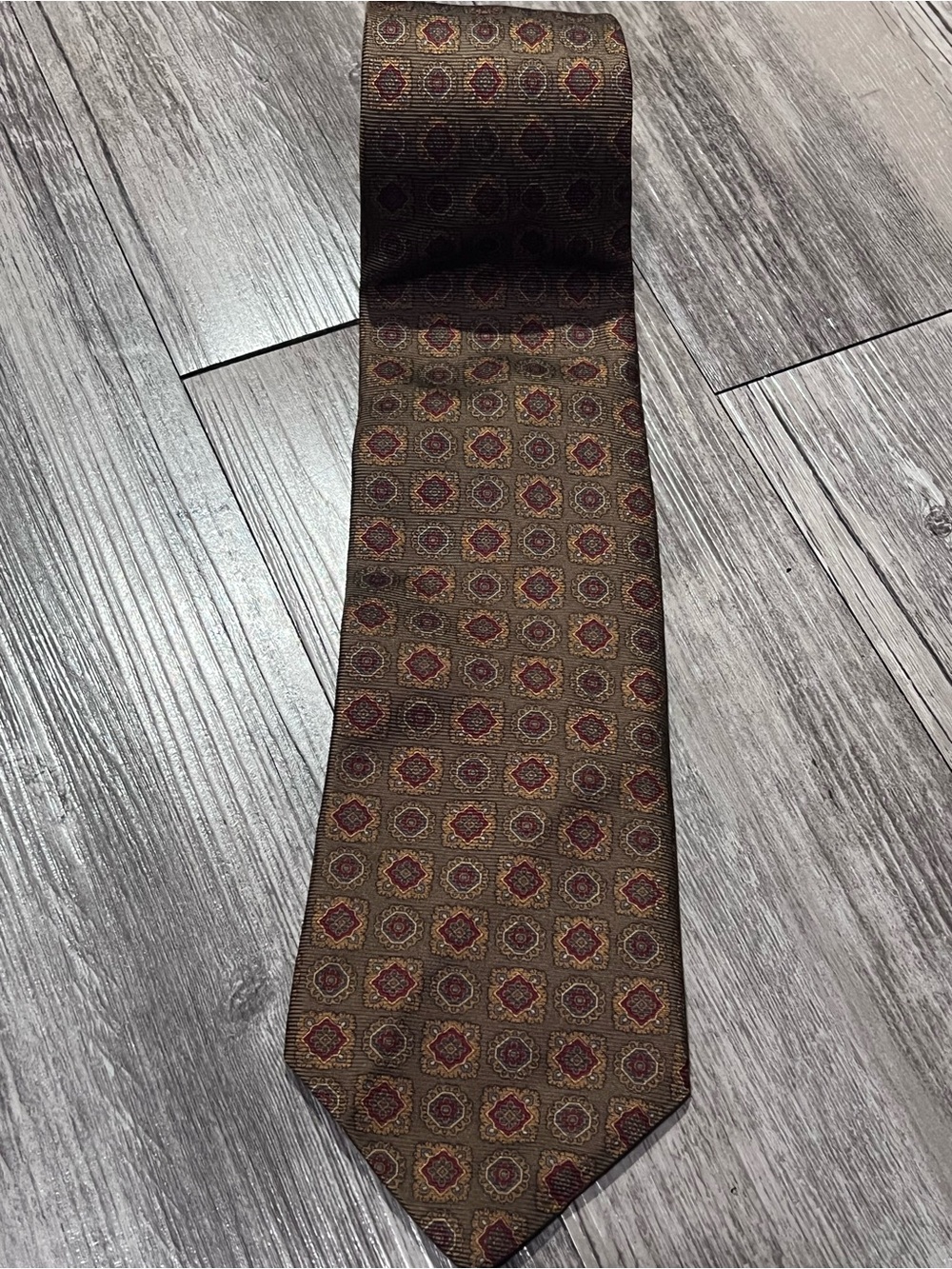Brooks Brothers brown silk tie with box pattern